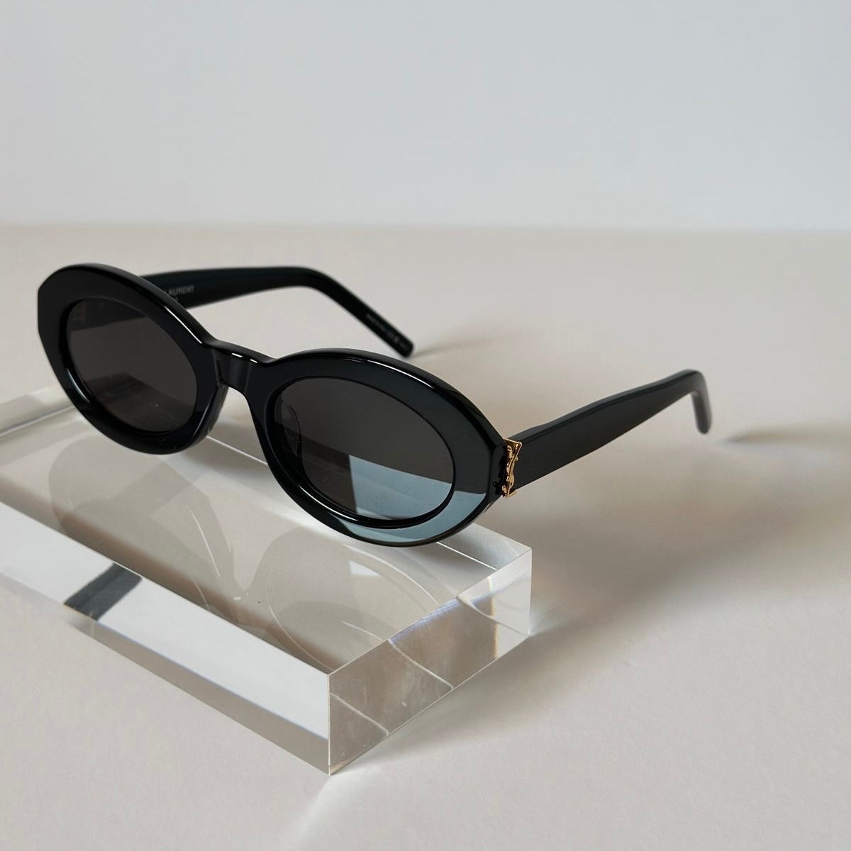 YSL oval Italy - Sunglasses